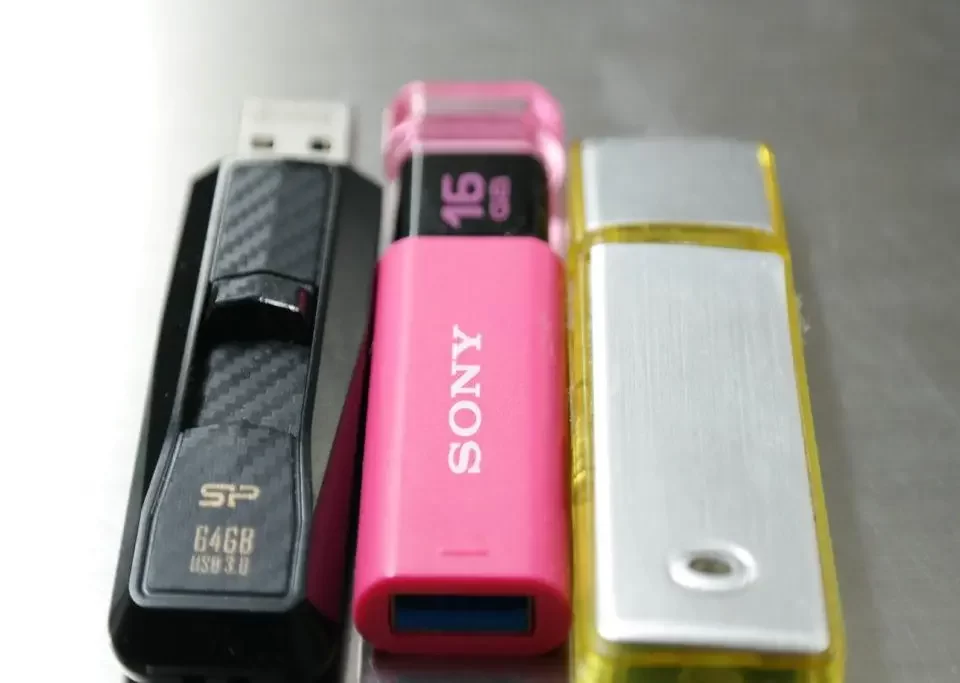 隨身碟救援 隨身碟讀不到怎麼半?