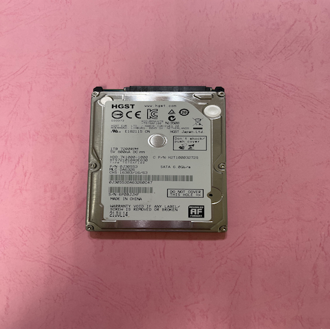 黃先生|HGST硬碟泡水