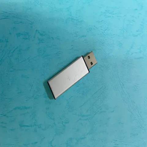 錢先生|USB隨身碟要求格式化