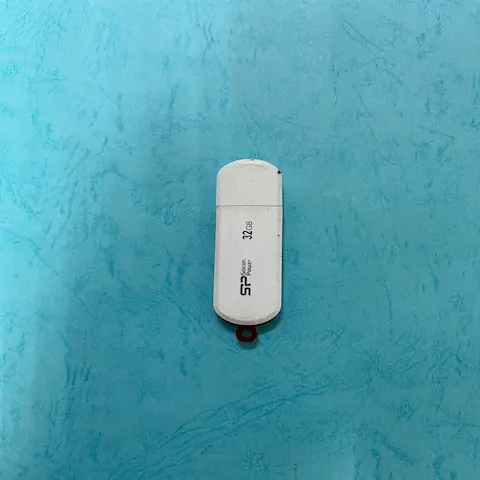 鍾先生 | USB隨身碟檔案遺失