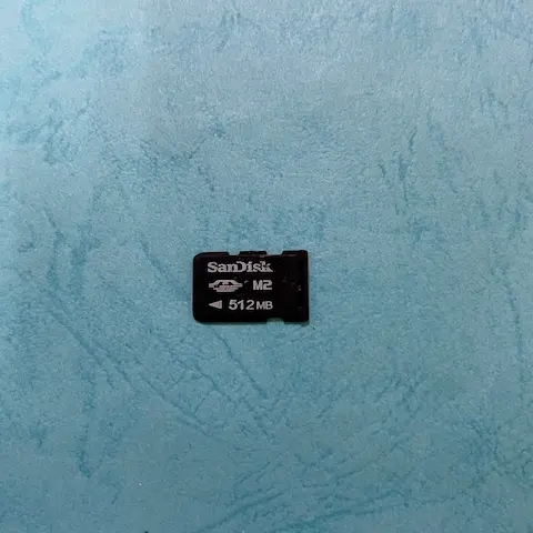 廖先生 | M2記憶卡要求格式化